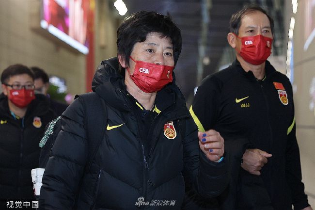 今日焦点战预告18:00韩职联升降级附加赛 釜山偶像vs水原FC、金浦FCvsFC江原 首回合谁能先拔头筹？20:00亚冠赛事武汉三镇 VS 浦项制铁，武汉三镇能否捍卫主场颜面？03:00 英超赛场谢菲尔德联 VS 利物浦，谢菲尔德联临阵换帅，利物浦笑纳三分？04:15 英超 曼联 VS 切尔西，红蓝大战，曼联内部频传将帅不合之声，切尔西乘势再取一胜？事件图片报：穆勒想再踢一年，若续约他希望不降薪&转会想去欧冠球队德媒《图片报》报道称，穆勒还想要再踢一年，如果和拜仁续约他希望的是不降薪。